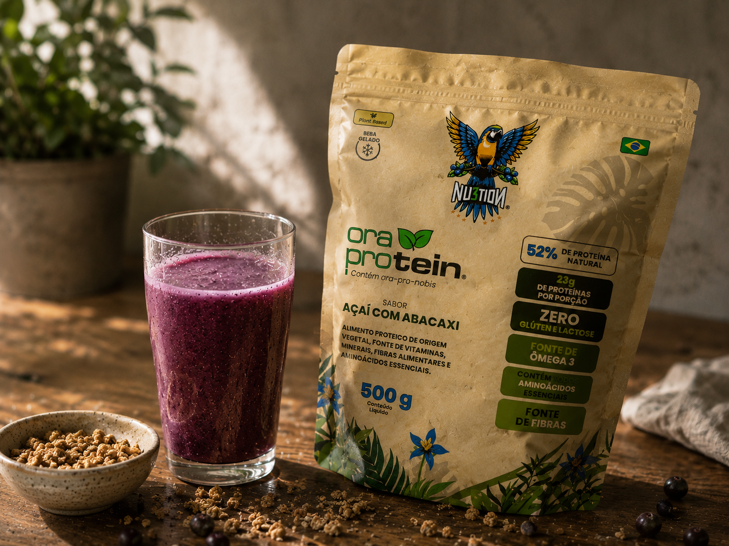 OraProtein® sendo servido em um copo, pronto para beber